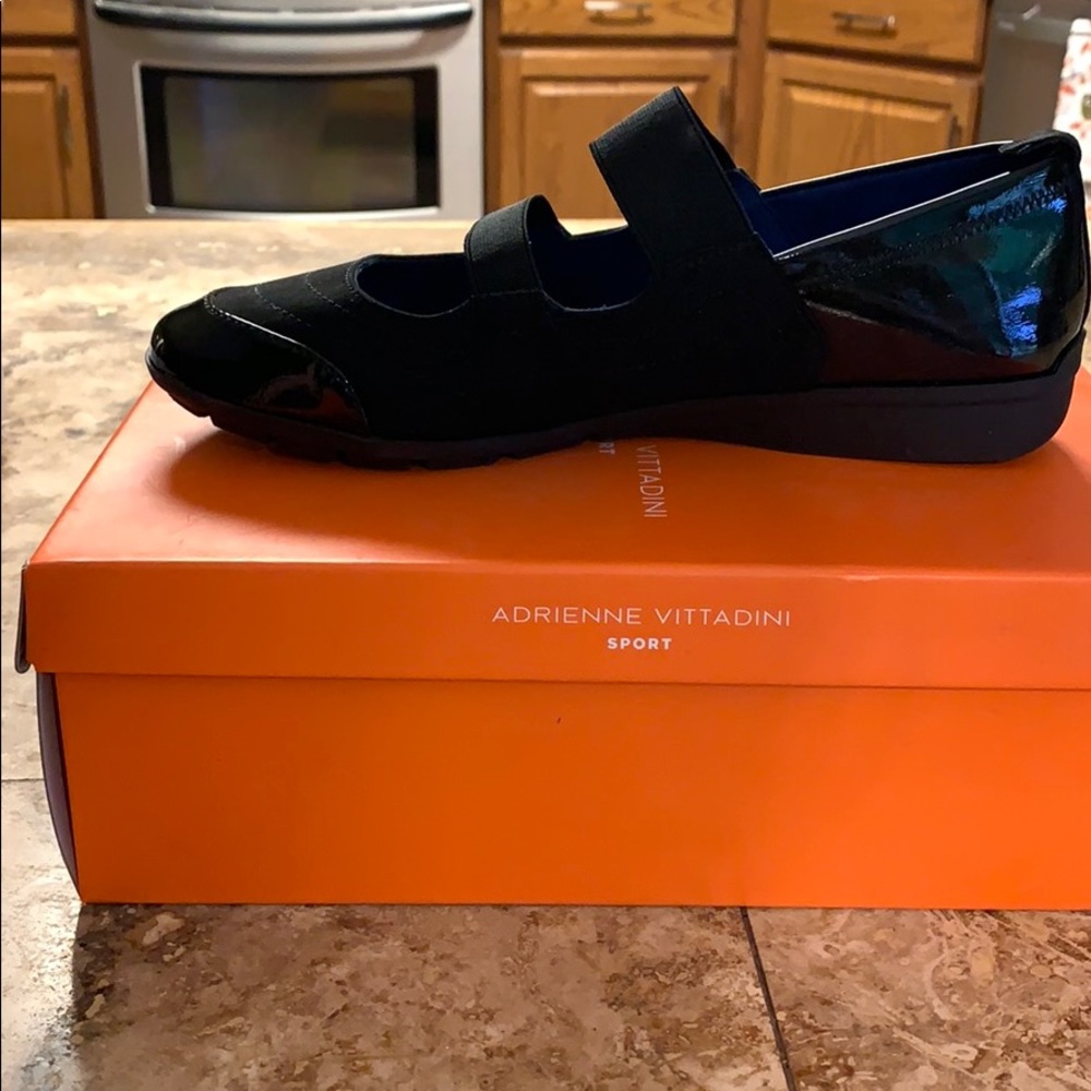 New Adrienne Vittadini Sport shoes